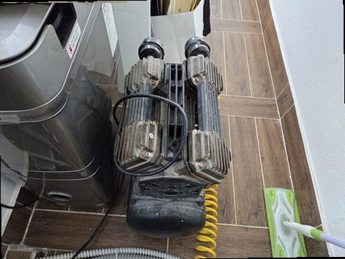 일산서구 누수탐지 누수로 인해 얼룩과 들뜸이 생긴 아래층 천장