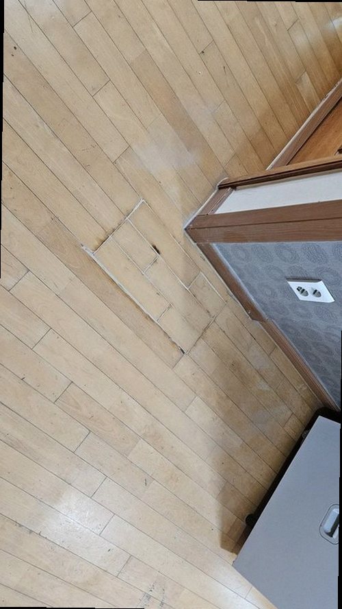 광진구 누수탐지 공압 게이지와 청음 장비로 배관 상태를 점검하는 모습