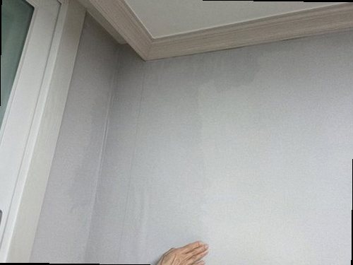 광진구 누수탐지 벽지에 번진 물자국과 수분 상태를 확인하는 현장