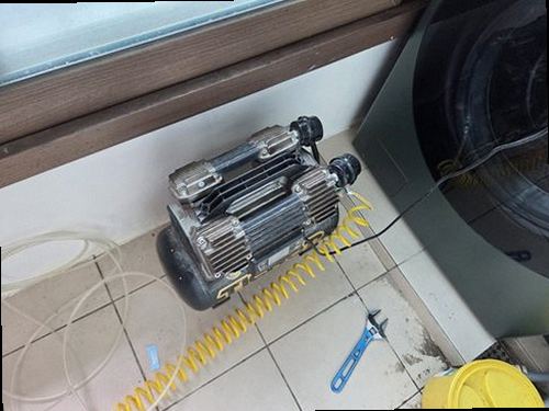 가평 누수탐지 열화상 카메라로 벽면과 바닥의 온도 변화를 확인하는 누수 점검 현장