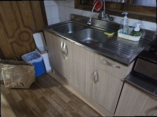 천안시 동남구 누수탐지 싱크대 하부장 내부 배관과 물 고임 상태