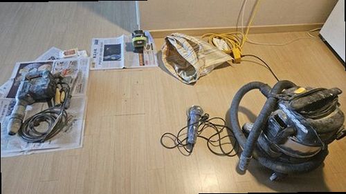 천안시 동남구 누수탐지 보일러와 수도계량기 주변 누수 상태를 확인하는 현장