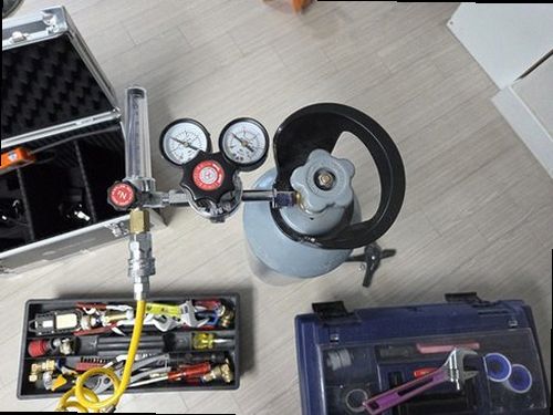 부여군 누수탐지 욕실 천장에 나타난 누수 흔적과 점검 현장