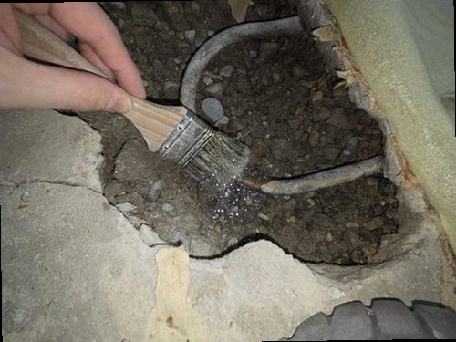 시흥 누수탐지 벽면에 나타난 누수 흔적과 수분 측정 과정