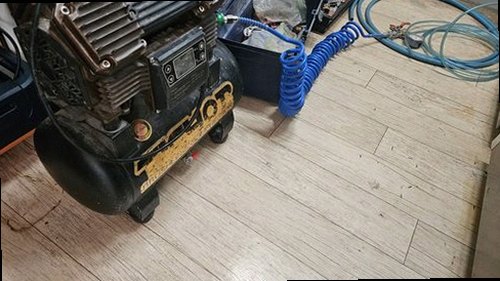동래구 누수탐지 천장 누수 흔적과 배관 구조를 비교한 설명 이미지
