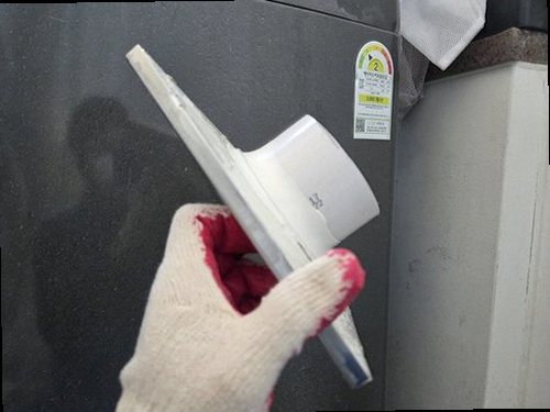 분당구 누수탐지 수도계량기 별침과 밸브를 확인하는 모습