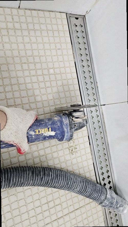 상록구 누수탐지 욕실 인접 천장에 나타난 누수 얼룩과 수분 측정 현장
