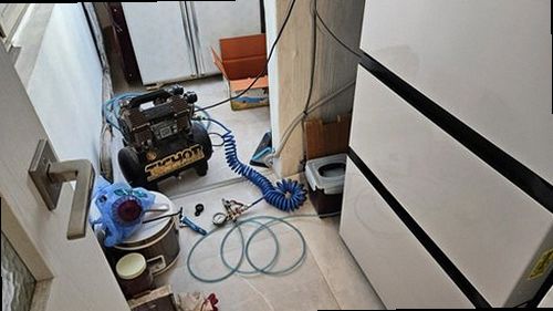 대전 서구 누수탐지 열화상 카메라와 압력 게이지를 활용한 점검 장면
