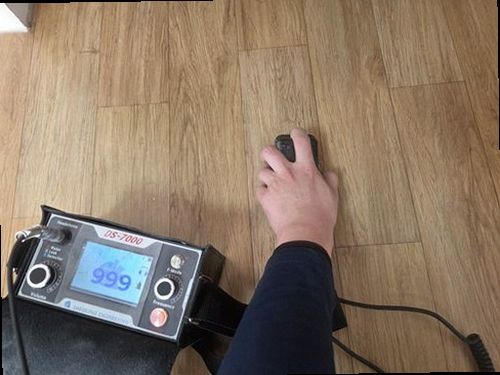 대전 서구 누수탐지 배관 점검과 수리 후 건조 상태를 확인하는 모습