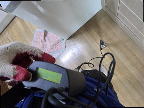 노원구 누수탐지 주거시설 배관과 누수 발생 유형을 설명하는 단면도