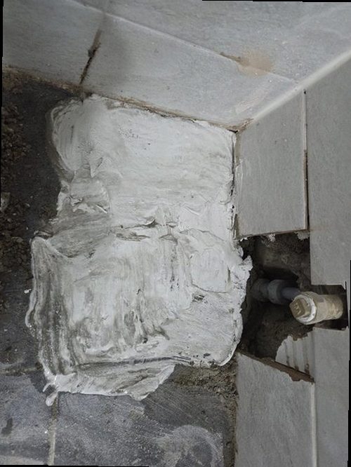아산시 누수탐지 벽지 변색과 천장 얼룩을 확인하는 누수 점검 현장