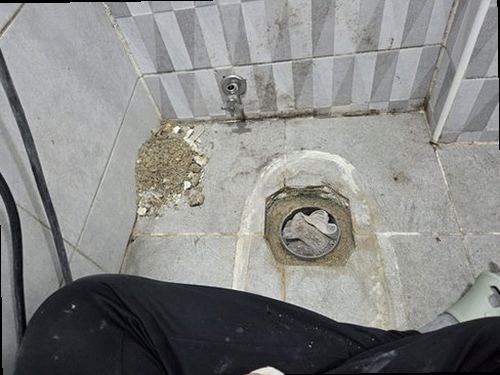 은평구 누수탐지 수도계량기와 배관 압력 검사를 확인하는 현장