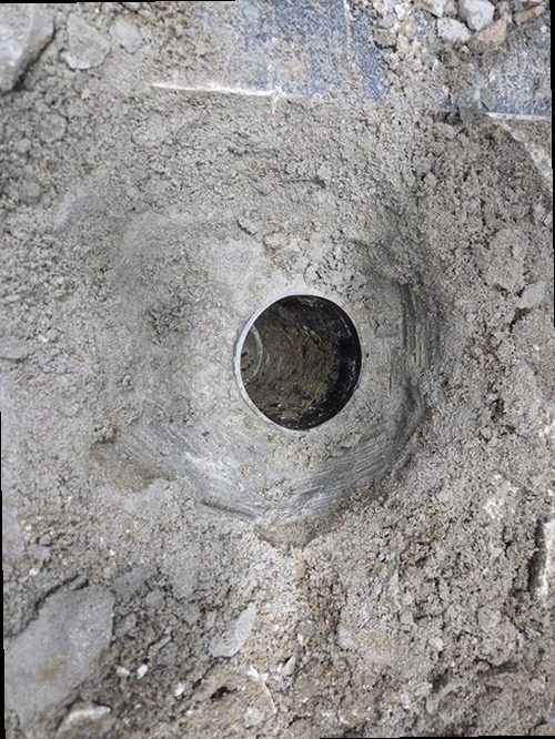 강남구 누수탐지 벽면과 천장에 나타난 누수 흔적을 확인하는 현장 점검