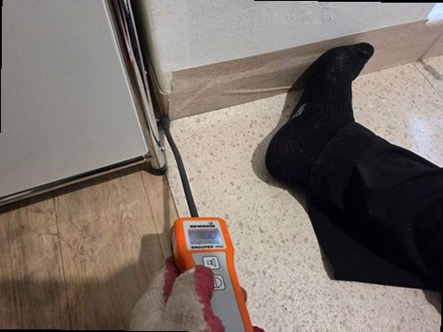 세종시 누수탐지 압력 게이지와 청음 장비로 배관 누수 위치를 확인하는 과정