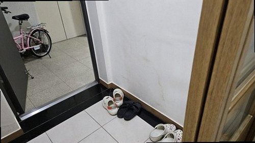 동두천 누수탐지 벽지 얼룩과 들뜸이 발생한 실내 벽면